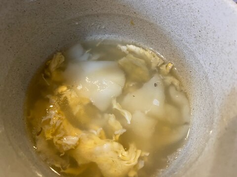 卵と水餃子のスープ